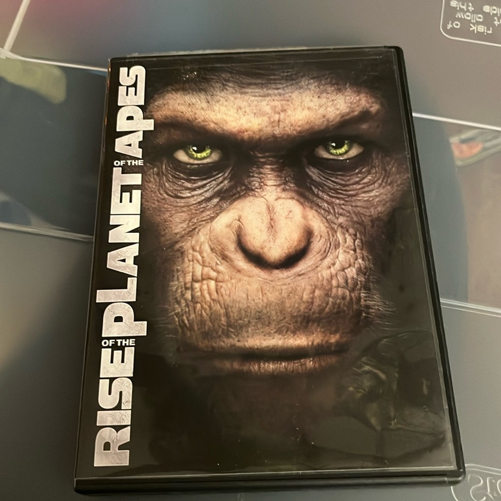 Rise of the planet of the apes *Free with purchase *